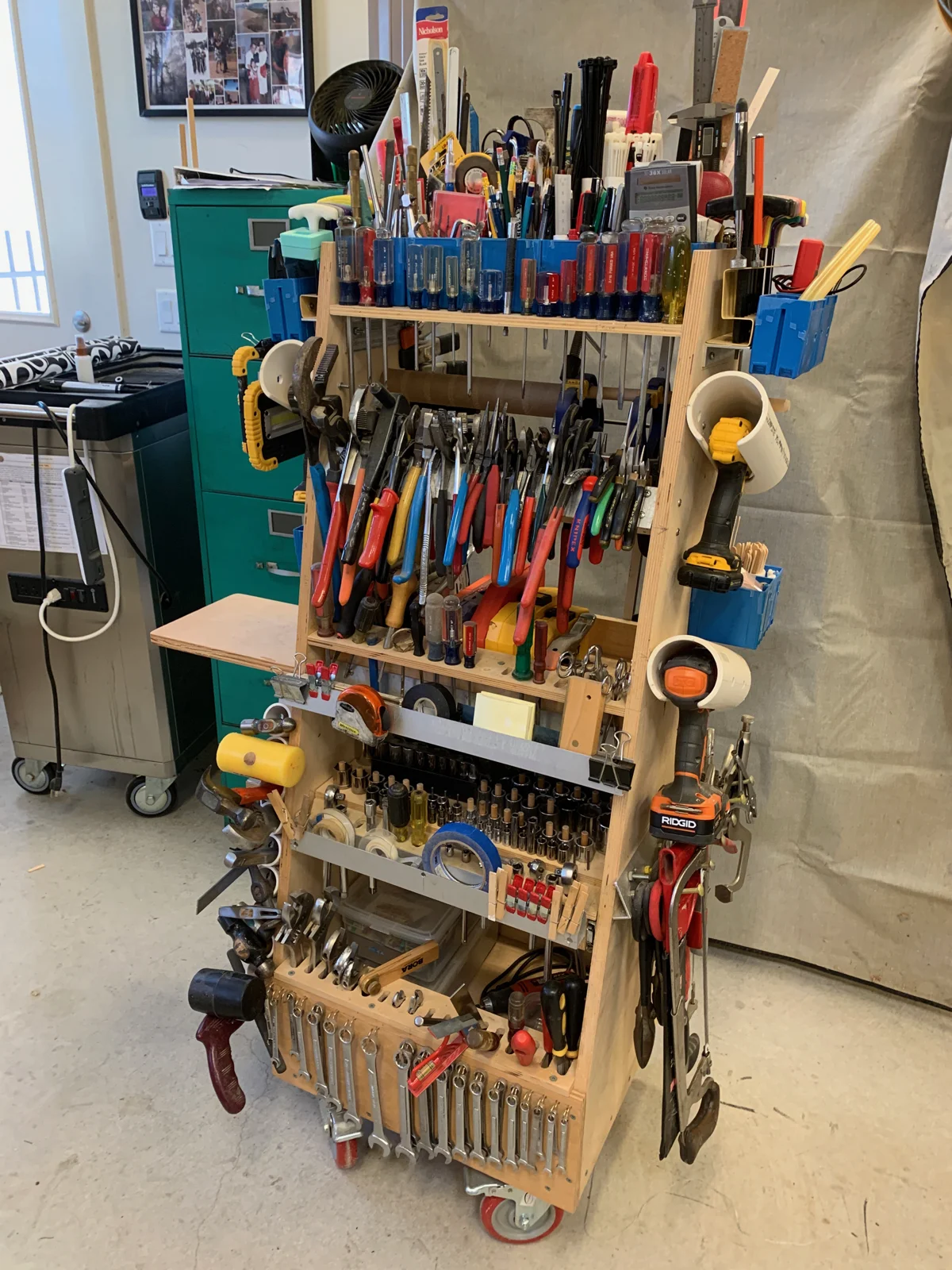 Vertical tool cart, build photo