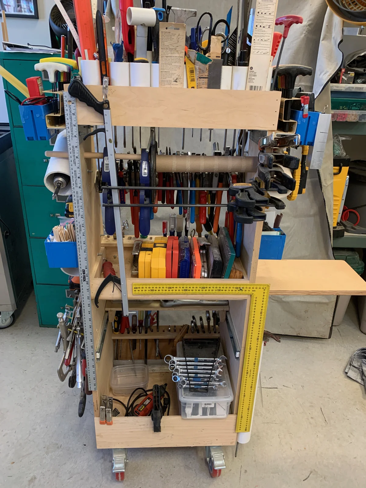 Vertical tool cart, build photo