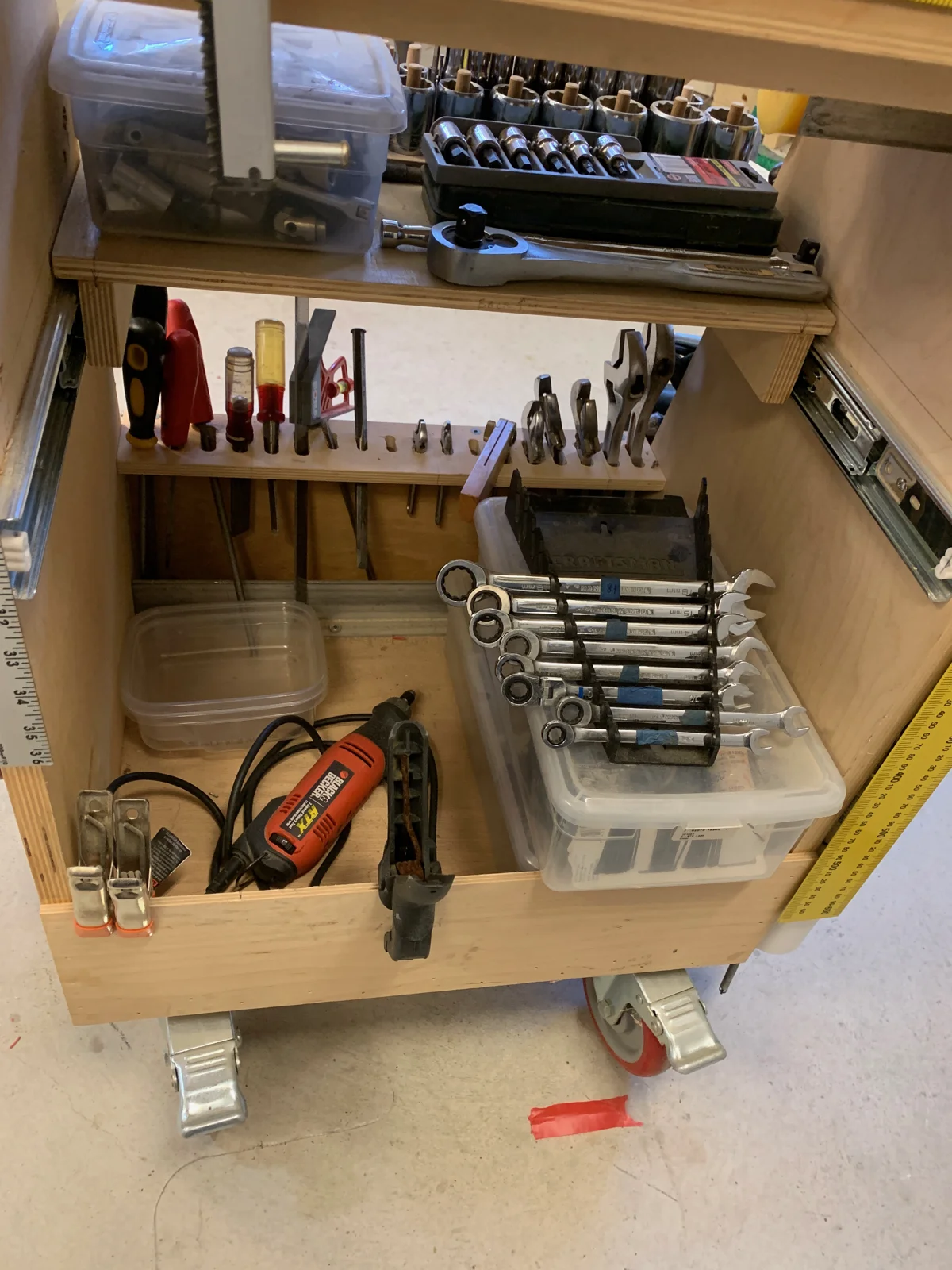 Vertical tool cart, build photo